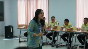 POLIJE GELAR PELATIHAN PENINGKATAN KUALITAS LAYANAN PUBLIK BAGI PEMBERI LAYANAN