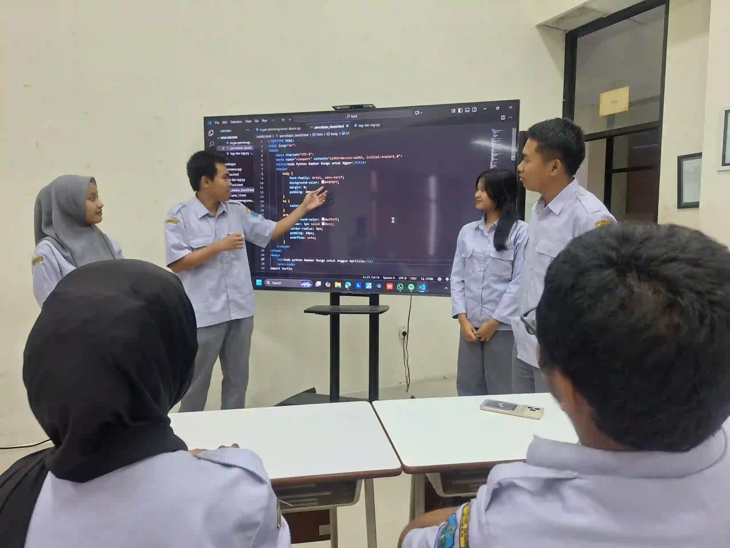 Aktivitas Mahasiswa D3 Manajemen Informatika Jurusan Teknologi Informasi Polije