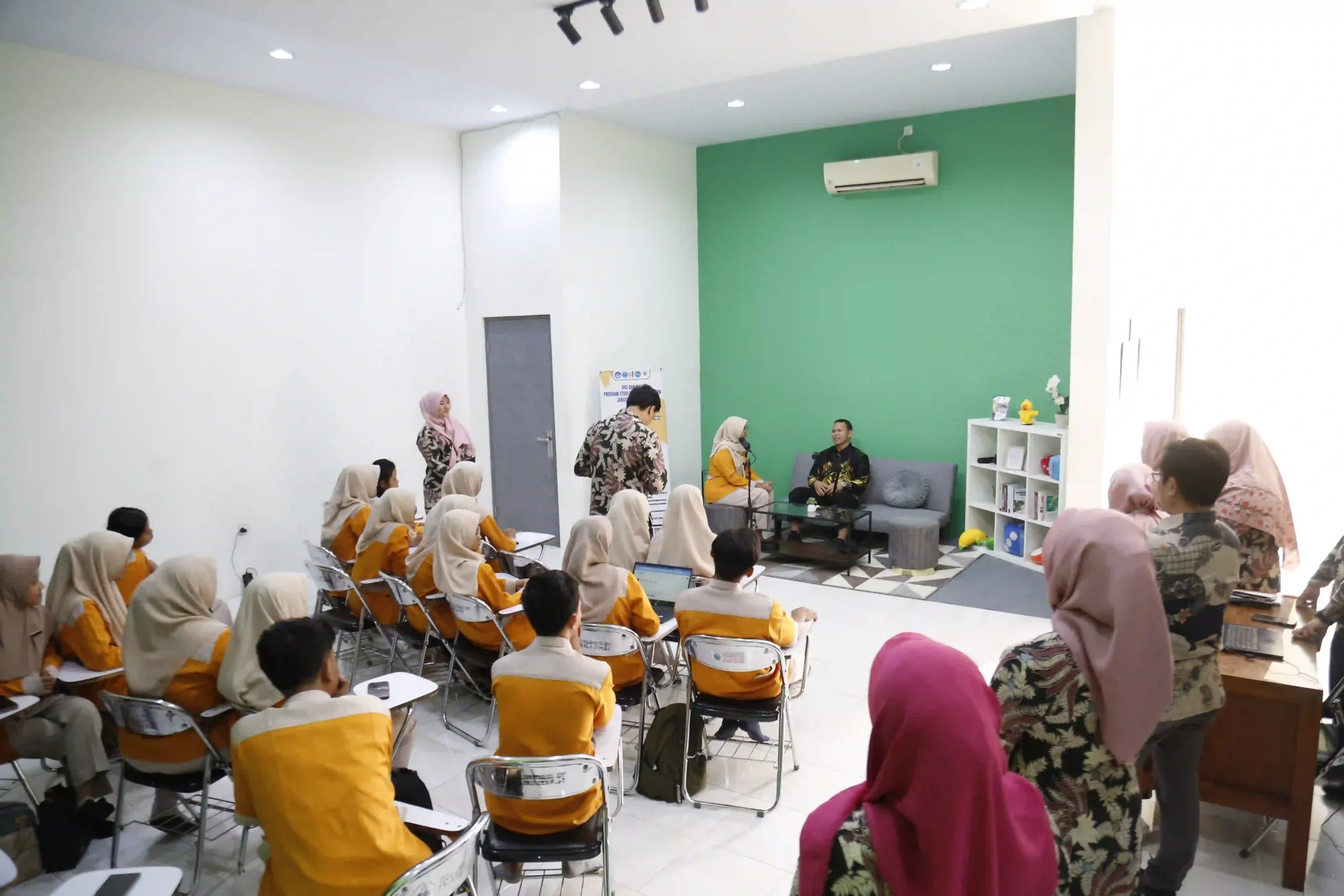 Aktivitas Mahasiswa Prodi D4 Promosi Kesehatan Politeknik Negeri Jember