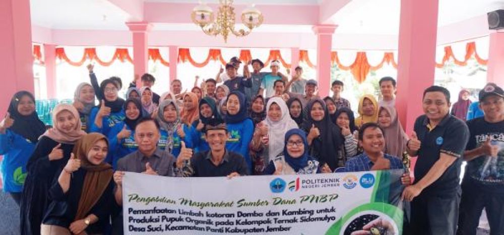 Polije Kembangkan Pupuk Organik dari Limbah Ternak di Desa Suci (Foto: Ist)