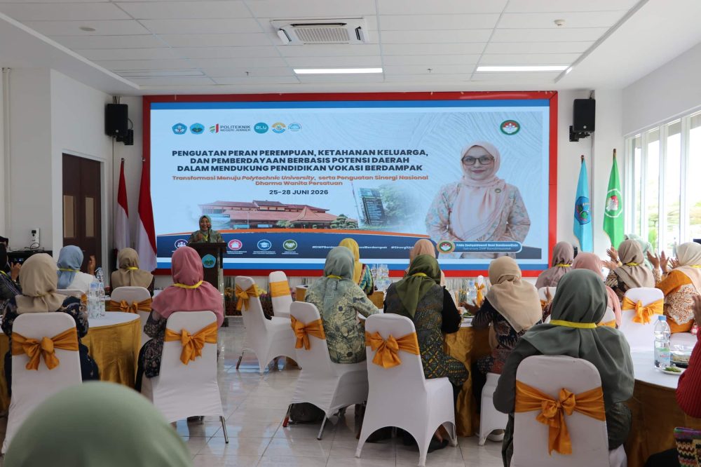 DWP FDPNI di Polije Gelar Seminar Nasional Hingga Workshop Ecoprint