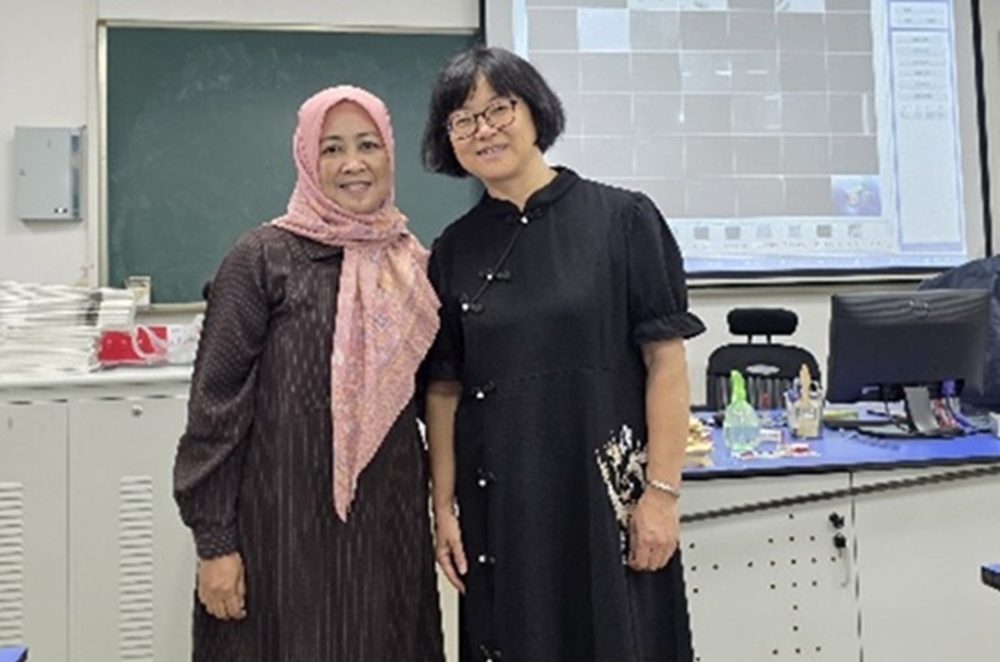 Dalami Riset Praktik Laboratorium Mikrobiologi Dosen Polije Serap Teknologi Pengolahan Pangan Di Tiongkok