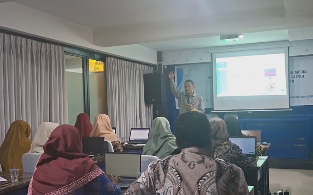 Dosen Polije Gelar Lokakarya Media Pembelajaran Digital Guru MA