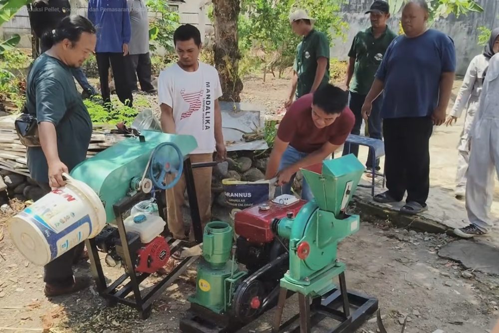Dosen Polije Olah Limbah Kelapa Jadi Biomassa Pellet di Banyuwangi