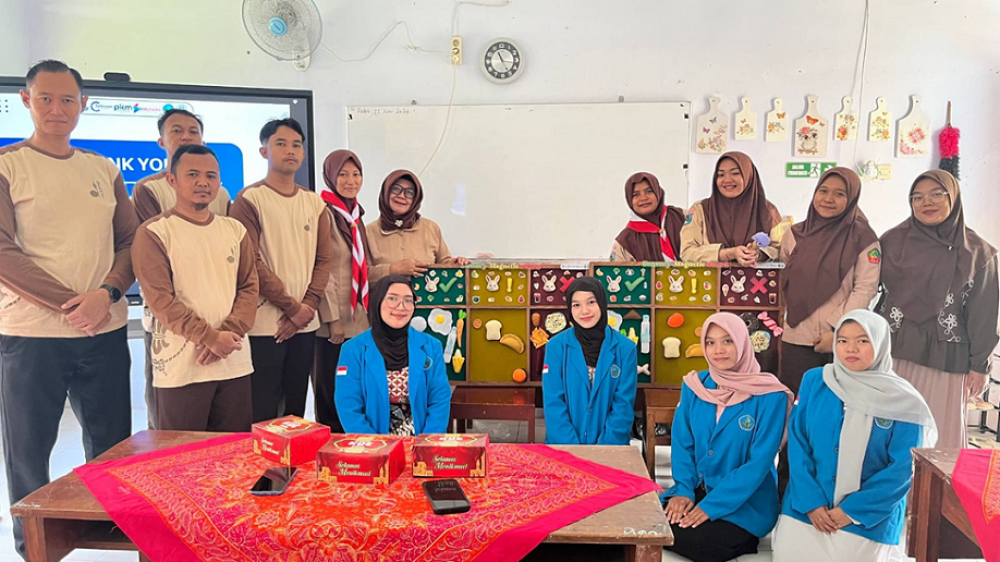 Inovasi Sensory-Magnetic Board Bantu Edukasi Gizi Anak Berkebutuhan Khusus di SLB-C TPA Jember