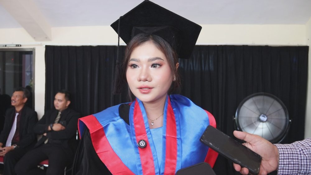 Mahasiswa Asal NTT Lulus Di Tengah Duka Bencana Gempa