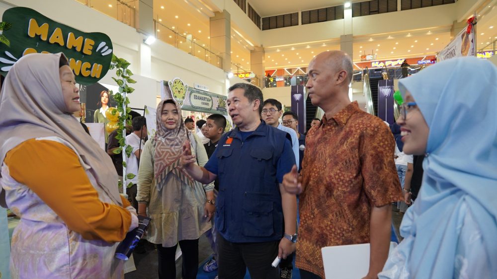 Mahasiswa Polije Gelar Praktik Bisnis Riil di Roxy Mall