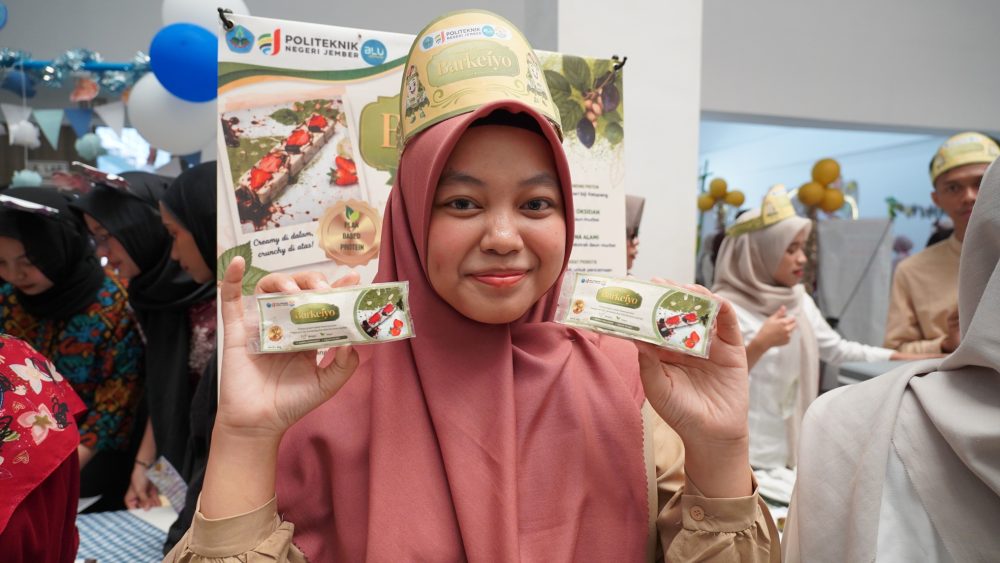 Mahasiswa Polije Sukses Olah Biji Ketapang Jadi Yogurt Bar