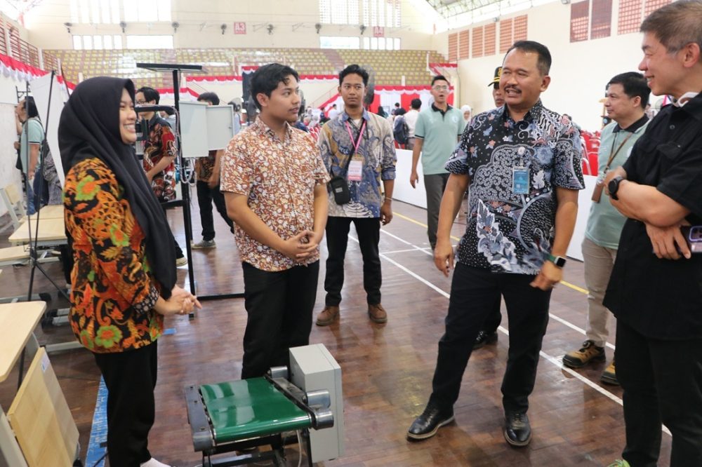 Polije Kembangkan Conveyor Pemindah Karung Gula Berbasis Bluetooth