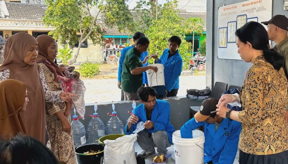 Polije Olah Sampah Organik dan Kelola Lahan Fasum BSU Catelya Jember