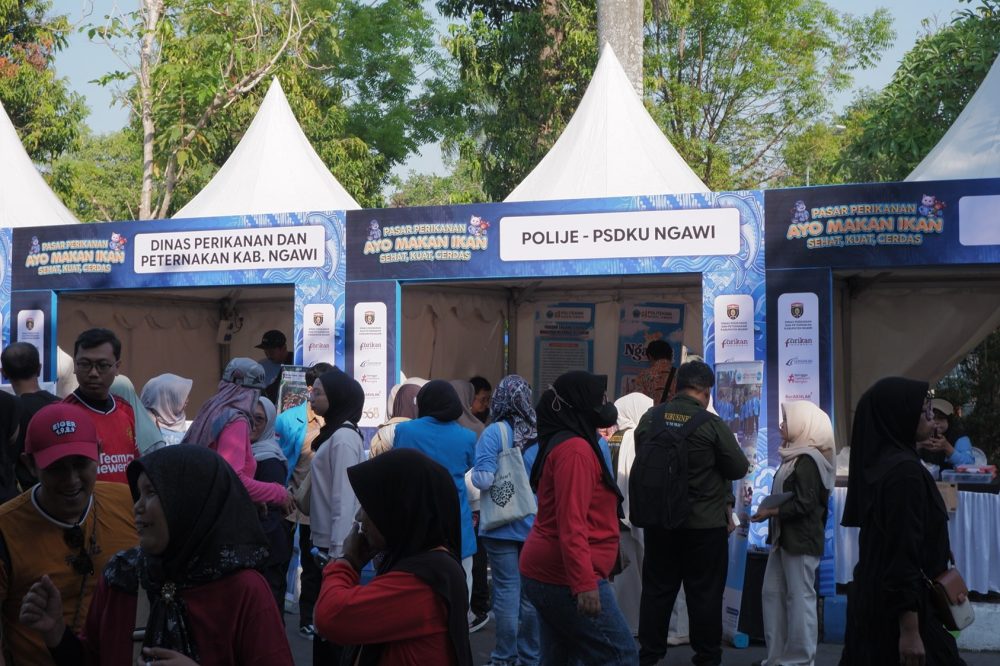 Polije PSDKU Ngawi Pamerkan Produk Inovasi di Bazar Gemarikan