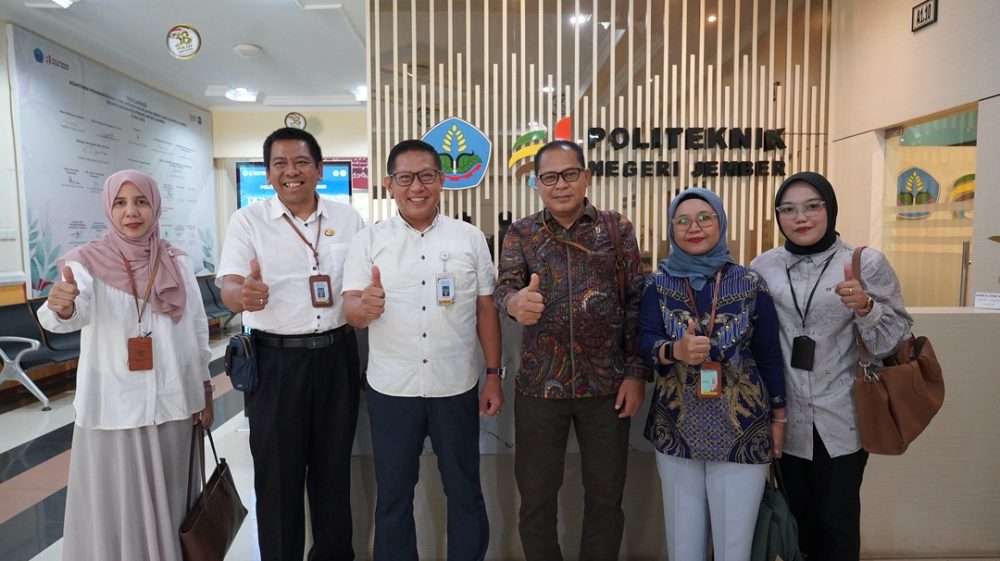 Polije Terima Kunjungan Benchmarking Polsri Bahas Pengelolaan Unit Usaha
