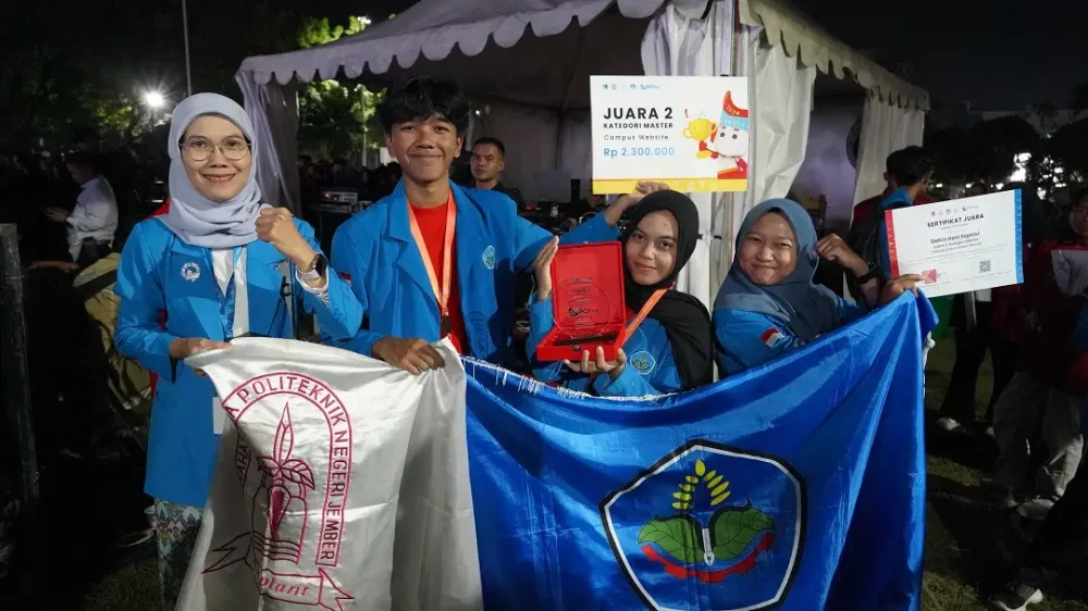 Tim UKPM Explant Polije Raih Juara 2 Kategori Master Campus Website di PC Fest 2026